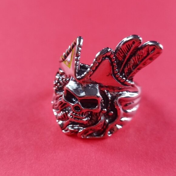 ☠️ Skull Pirate Gothic Heavy Metal Ring – Size 10/7 - Picture 3 of 4
